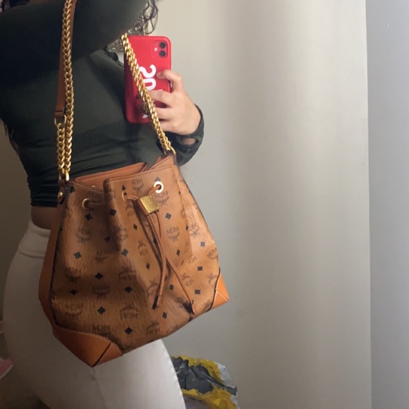 Authentic mcm bucket bag - Picture 9 of 10